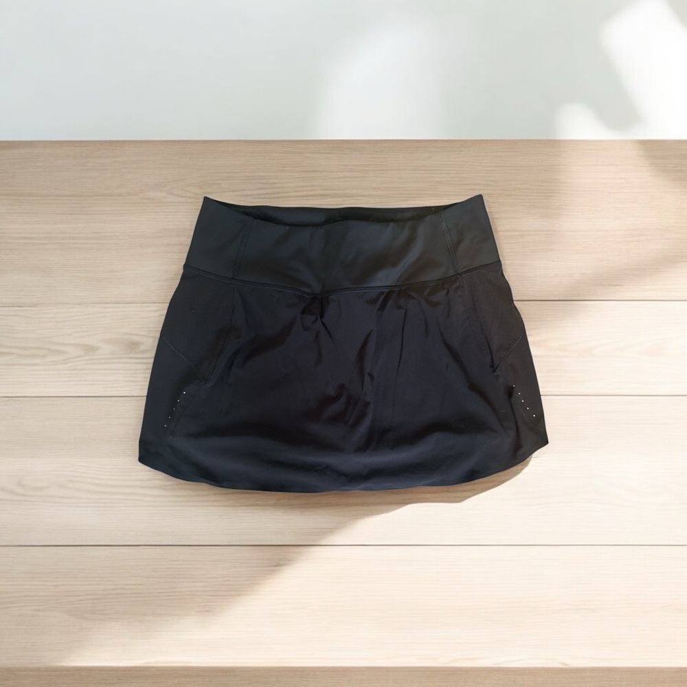 Athleta run with it skort “14”, size Medium